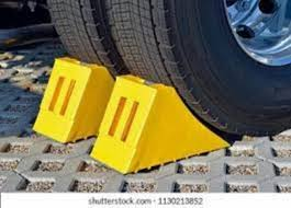 PLASTIC TRUCK WHEEL CHOWK Load Capacity 25/30 MT)