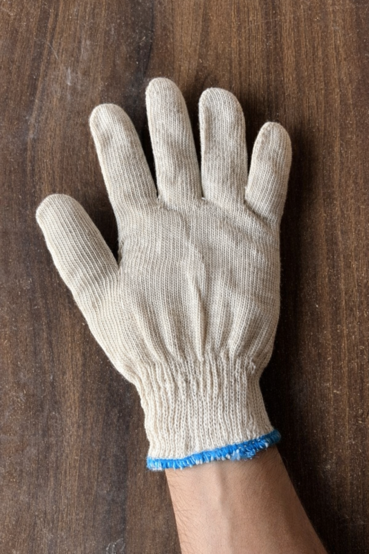 Knitted 60 GM White Hand Gloves
