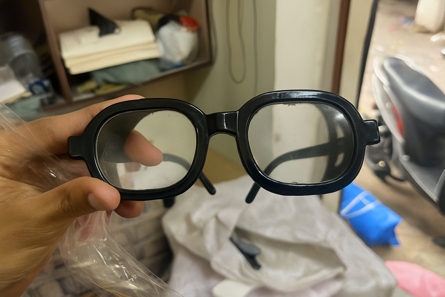 Sunny Big Clear Goggles.