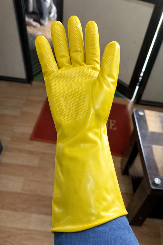 PVC Unsupported Gloves Yellow 16 Inch