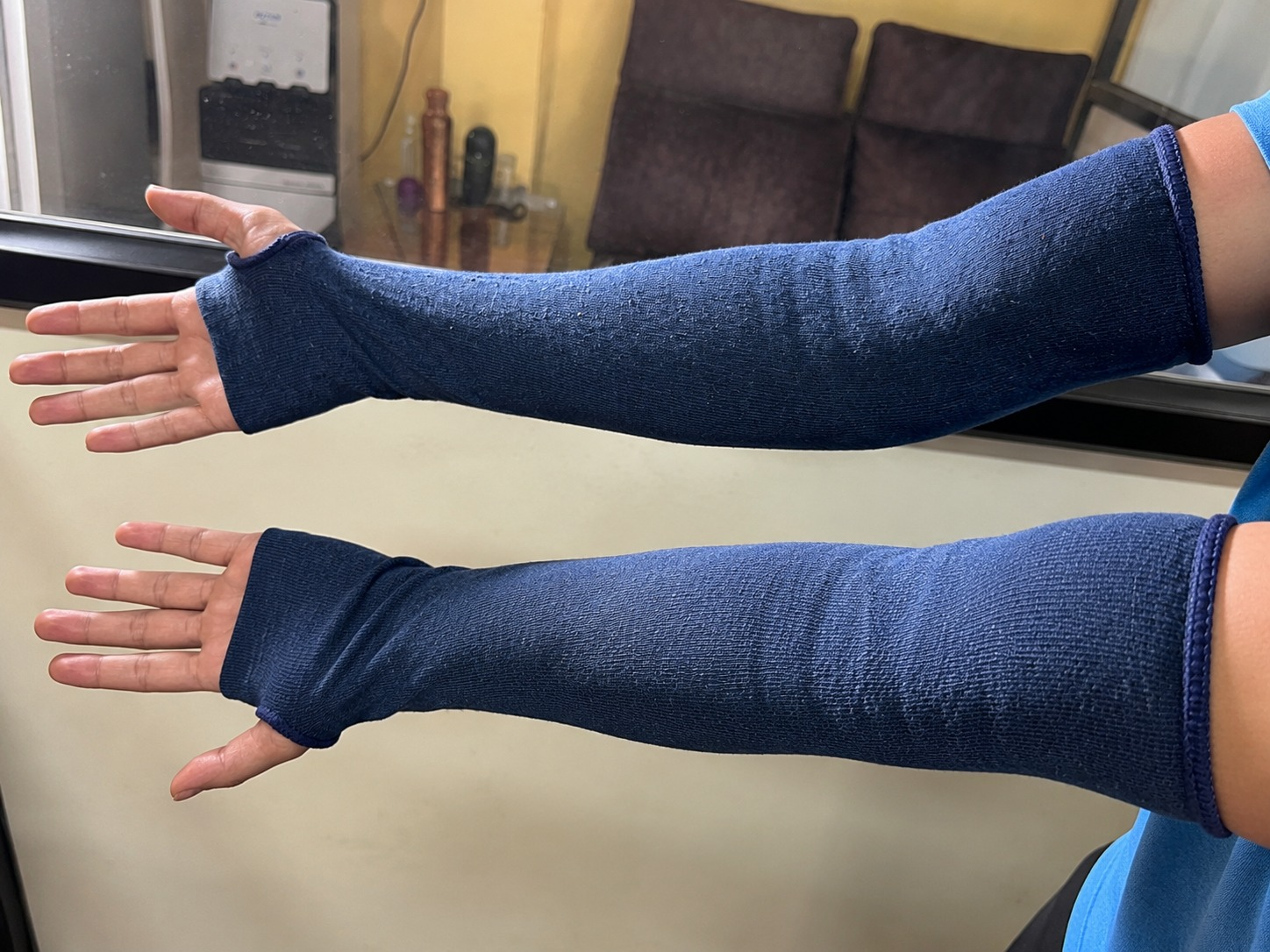 Single Layer 13 Gauge Thumb Cut Hand Sleeves 18"